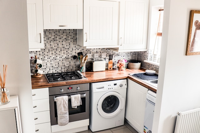 How Anchorage Homeowners Maximize Small Kitchens: Design-Build Tips That Save Space Without Sacrificing Style