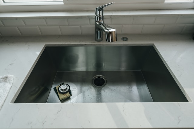 Upgrading Your Kitchen Faucets: Why New Kitchen is Your Go-To Solution for Style and Functionality