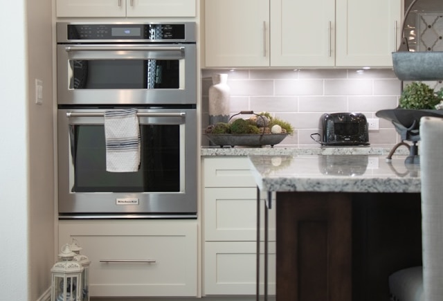 Custom Cabinet Installation vs. Stock Cabinets: Choosing the Best Storage Solution for an Anchorage Kitchen Remodel